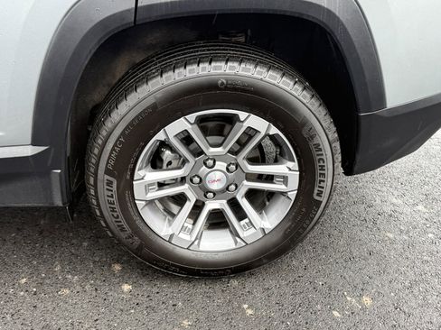 Used 2025 GMC Terrain Elevation image 10