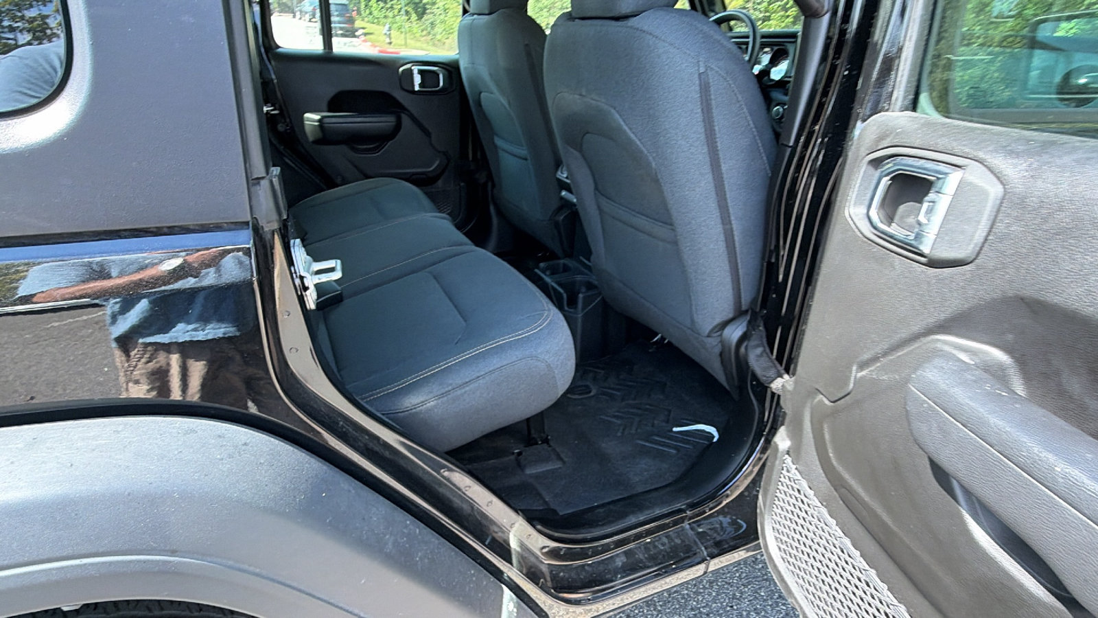 Used 2025 Jeep Wrangler Unlimited Sport AWD/4WD image 21