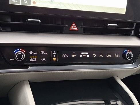 Certified 2024 Kia Sportage EX image 14