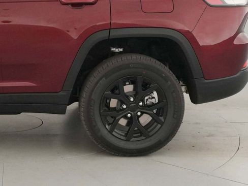 New 2025 Jeep Grand Cherokee Altitude image 32