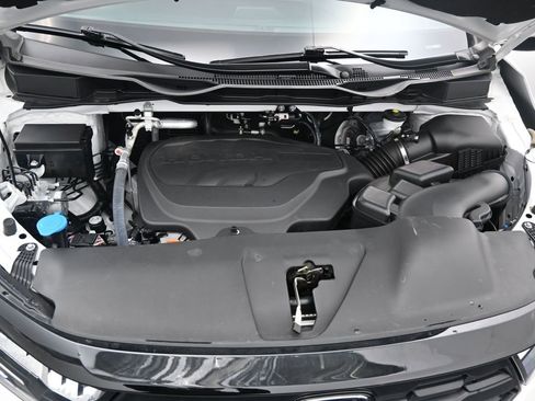 Used 2025 Honda Odyssey Sport-L image 11
