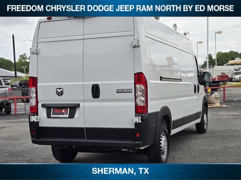 Used 2025 RAM ProMaster 2500 w/ Convenience Group FWD image 3