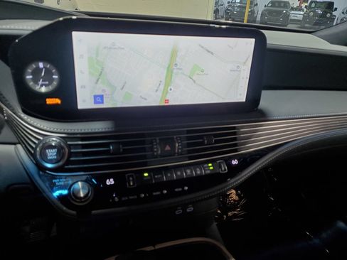 Used 2023 Lexus LS 500 w/ Interior Upgrade Package RWD image 31