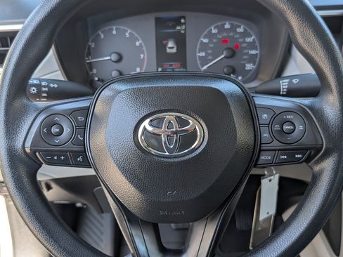 Used 2025 Toyota Corolla Cross L FWD image 18