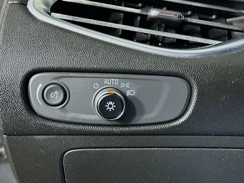 Used 2017 Chevrolet Malibu LT w/ Driver Confidence Package image 17