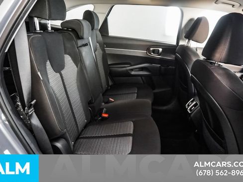 Used 2024 Kia Sorento LX FWD image 25