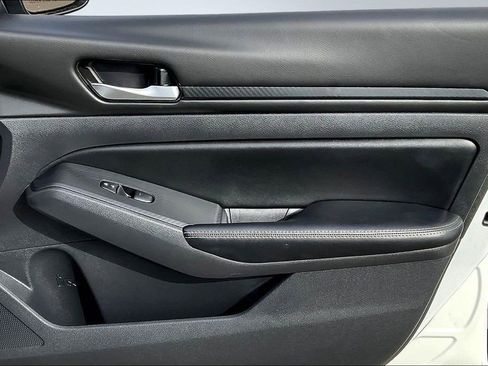 Used 2025 Nissan Altima 2.5 SV image 27