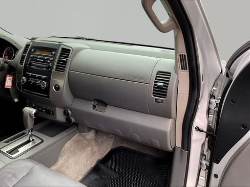 Used 2012 Nissan Frontier SL AWD/4WD image 26