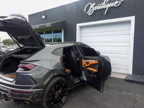 Used 2019 Lamborghini Urus image 23
