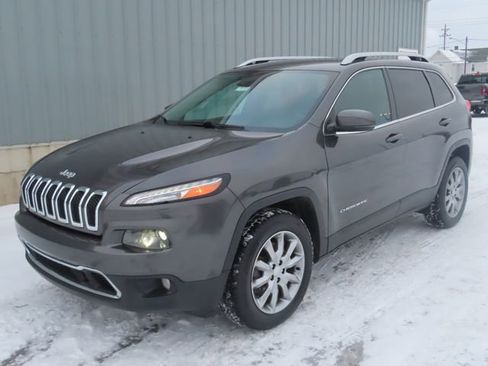 Used 2018 Jeep Cherokee Limited w/ Technology Group image 9
