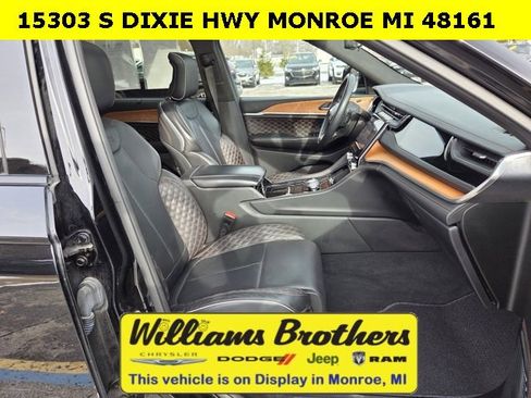 Used 2023 Jeep Grand Cherokee L Summit image 12