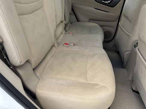 Used 2014 Nissan Rogue SV w/ SV Premium Package FWD image 14