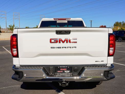 New 2026 GMC Sierra 1500 SLE w/ Preferred Package image 9