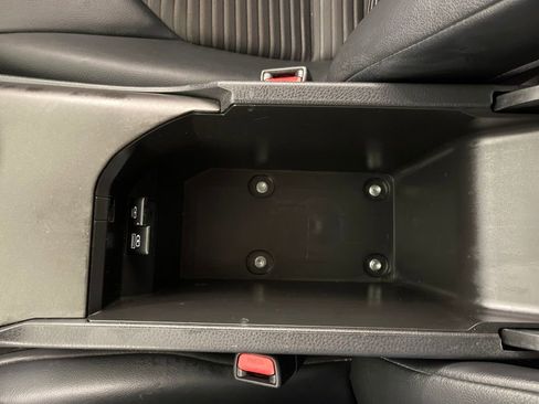 Certified 2022 Toyota Camry SE w/ Convenience Package image 23