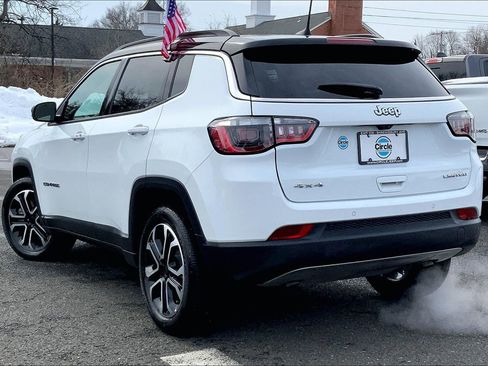 Used 2024 Jeep Compass Limited image 10