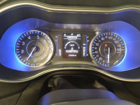 Used 2015 Chrysler 200 Limited FWD image 23