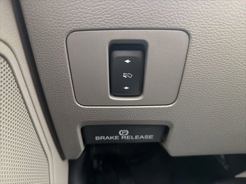 Used 2019 Ford F350 XLT w/ XLT Premium Package image 19