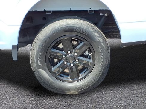Used 2023 Ford F150 XLT AWD/4WD image 3