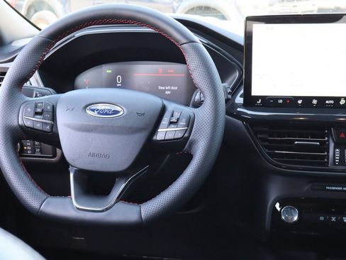 Used 2025 Ford Escape ST-Line w/ Equipment Group 301A FWD image 28