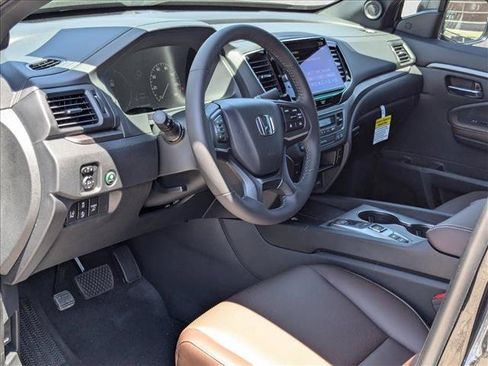 Certified 2024 Honda Ridgeline RTL image 3