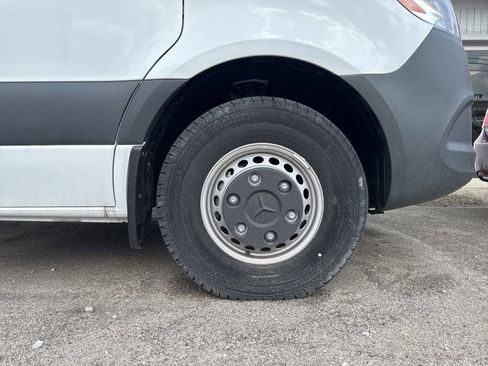 Used 2023 Mercedes-Benz Sprinter 4500 image 15