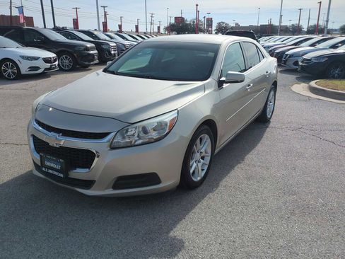 Used 2015 Chevrolet Malibu LT w/ Power Convenience Package image 4