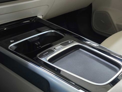 Certified 2026 Mercedes-Benz GLB 250 4MATIC image 34