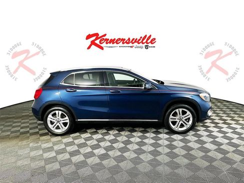 Used 2019 Mercedes-Benz GLA 250 4MATIC w/ Premium Package image 8