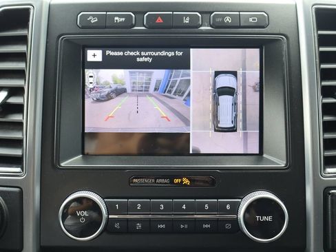 Used 2019 Ford Expedition Platinum AWD/4WD image 32