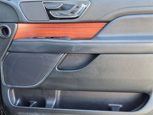 Used 2024 Lincoln Navigator Reserve image 34