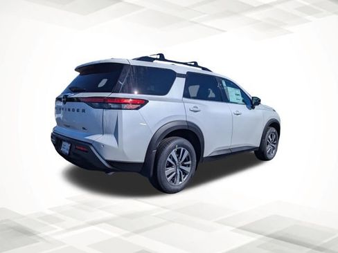 New 2026 Nissan Pathfinder SL image 4