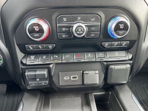 Certified 2022 GMC Sierra 3500 Denali w/ Denali Ultimate Package image 29