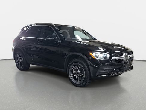 Used 2022 Mercedes-Benz GLC 300 4MATIC image 3