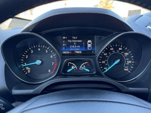 Used 2019 Ford Escape Titanium image 19