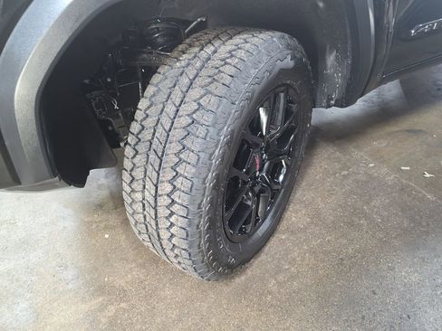 New 2026 GMC Canyon AT4 image 30