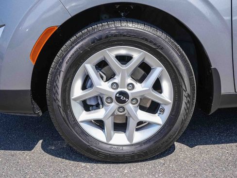 Used 2023 Kia Soul S FWD image 13