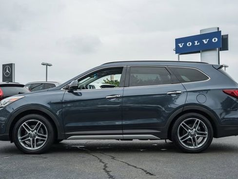 Used 2017 Hyundai Santa Fe Limited FWD image 4