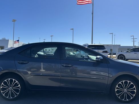 Used 2015 Toyota Corolla S Premium image 11