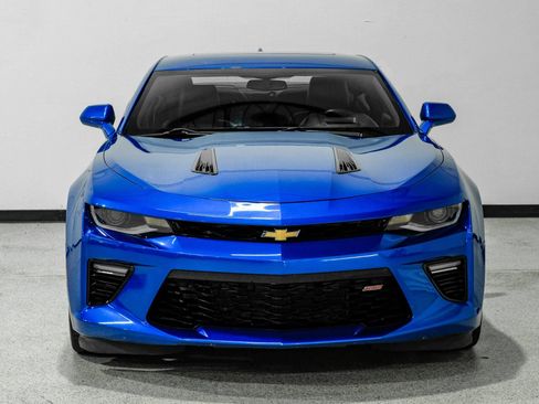 Used 2018 Chevrolet Camaro SS RWD image 3