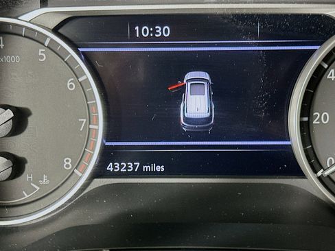 Used 2023 Nissan Pathfinder SL w/ Lighting Package (N92) FWD image 19