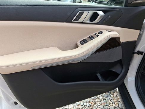 Used 2021 BMW X5 xDrive40i w/ Premium Package image 12