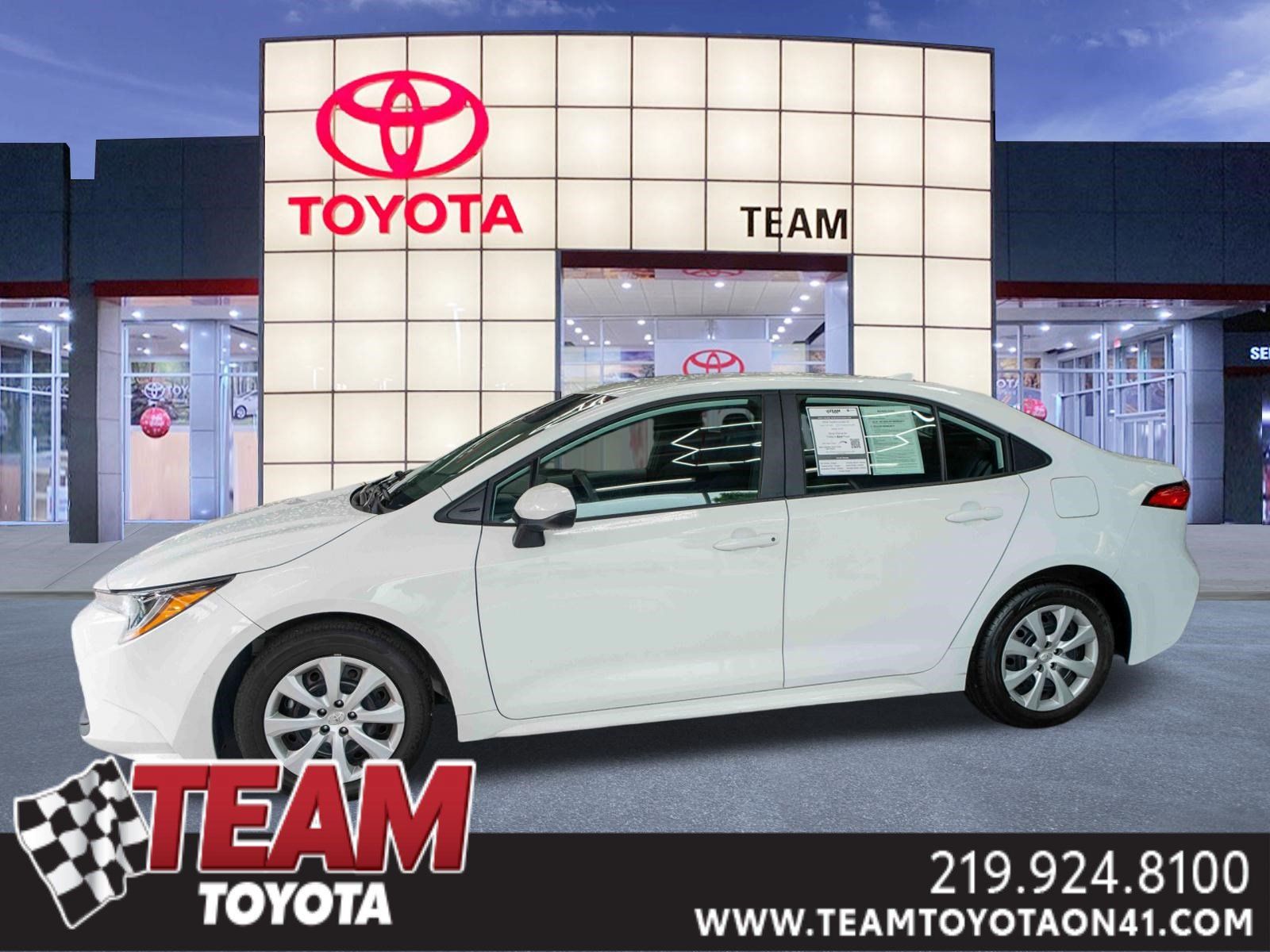 Used 2024 Toyota Corolla LE FWD image 1