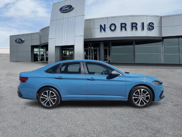 Used 2025 Volkswagen Jetta Sport FWD image 5