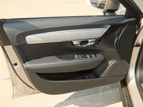 New 2026 Volvo V90 B6 Cross Country Ultra w/ Climate Package image 10