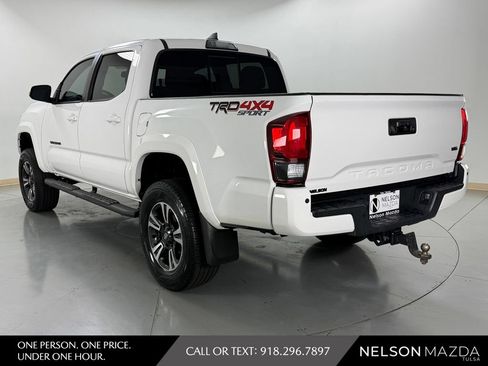 Used 2018 Toyota Tacoma TRD Sport w/ Technology Package AWD/4WD image 8