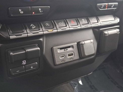 Certified 2021 GMC Sierra 1500 SLE w/ X31 Off-Road Package image 27