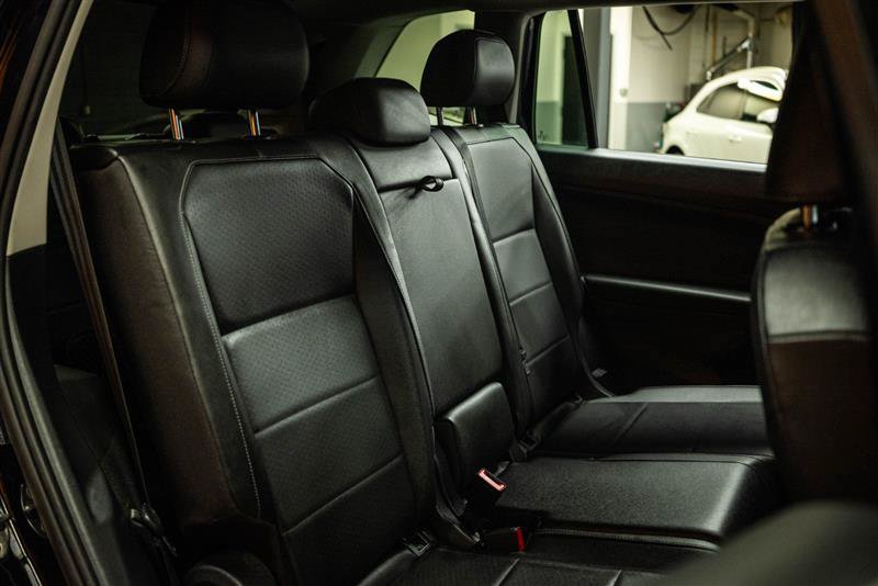 Used 2018 Volkswagen Tiguan SE w/ Panoramic Sunroof Package FWD image 11