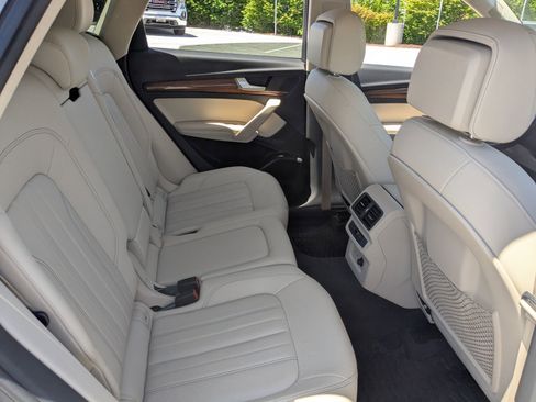Used 2022 Audi Q5 2.0T Premium Plus w/ Premium Plus Package AWD/4WD image 21