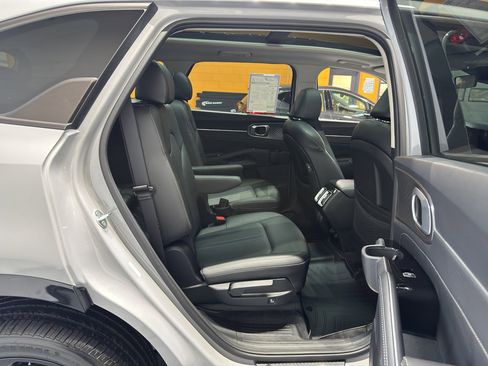 Used 2022 Kia Sorento SX image 22