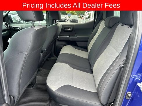 Used 2022 Toyota Tacoma TRD Off-Road AWD/4WD image 14